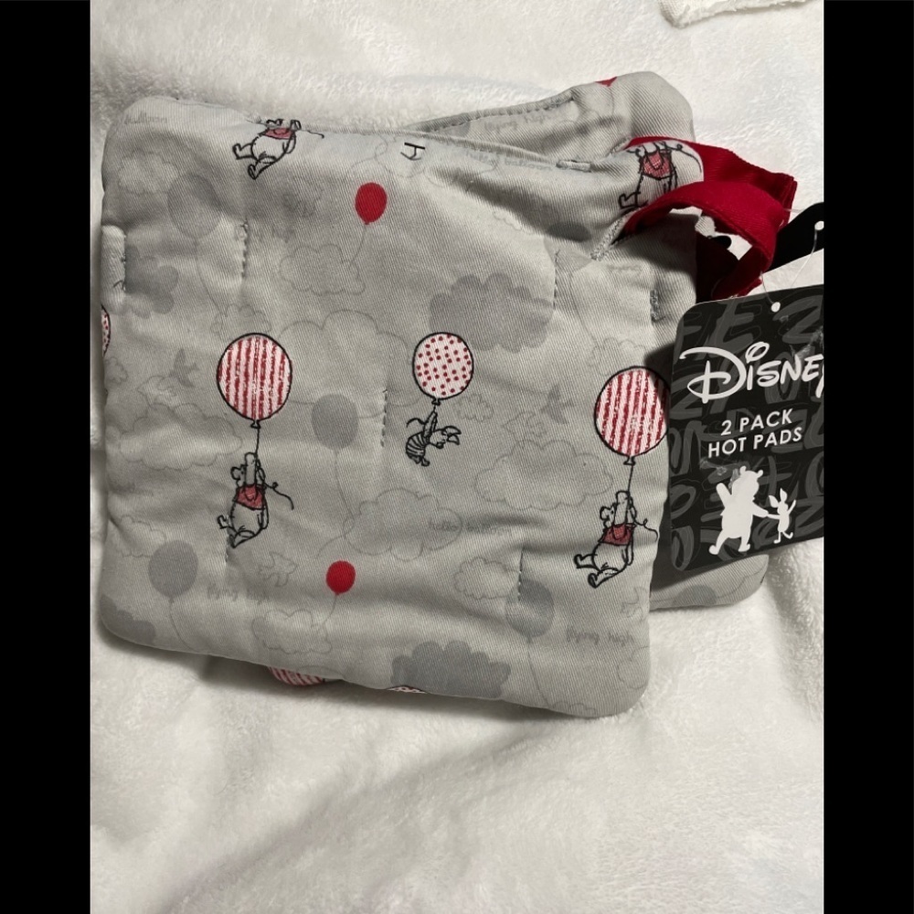 Disney Winnie the Pooh 2 Pack Hot Pads with Snap Hook New